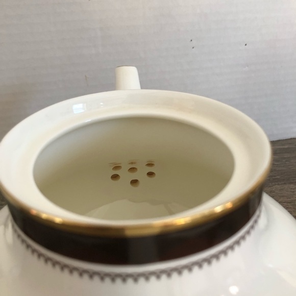 1979 Royal Doulton Harrow Tea Set - Picture 6 of 10